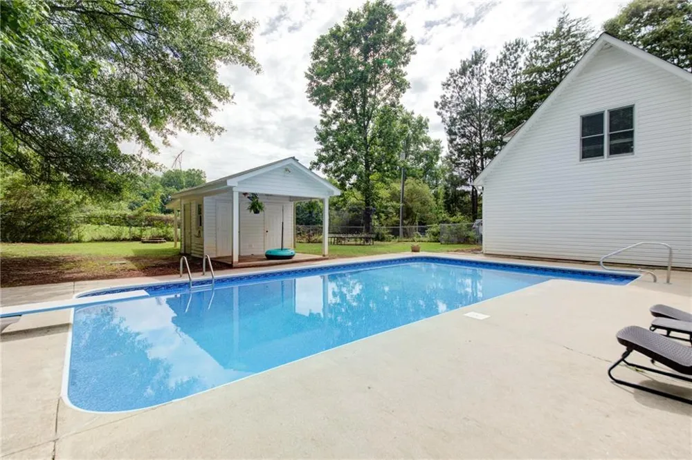 103 Shady Ln Cumming, GA 30040