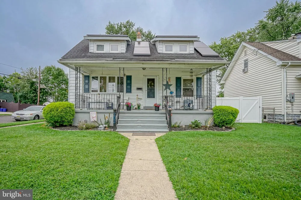 202 5TH AVENUE Mount Ephraim, NJ 08059