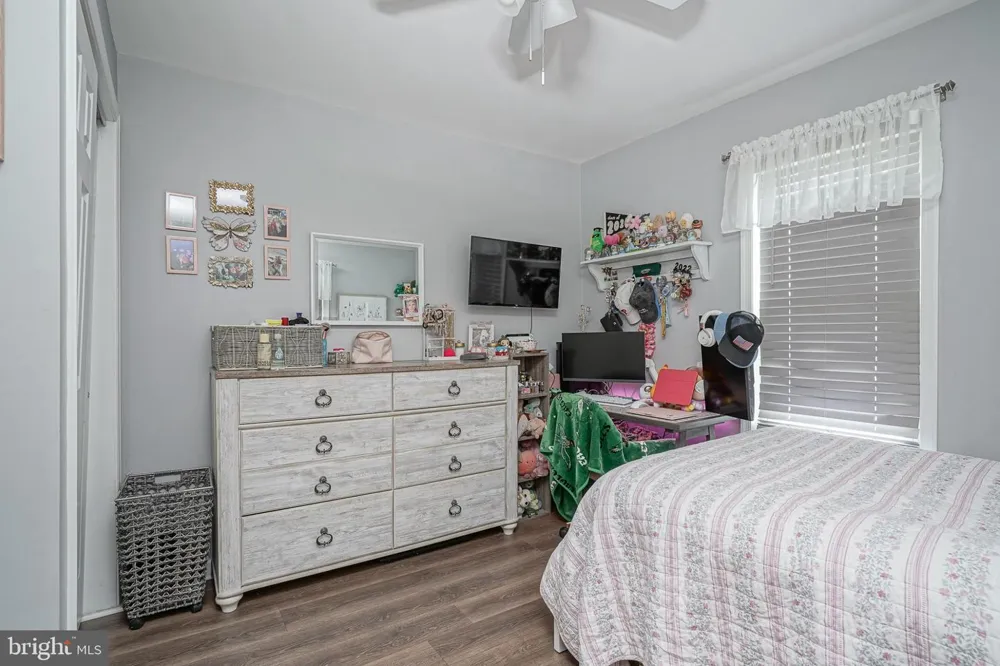 202 5TH AVENUE Mount Ephraim, NJ 08059