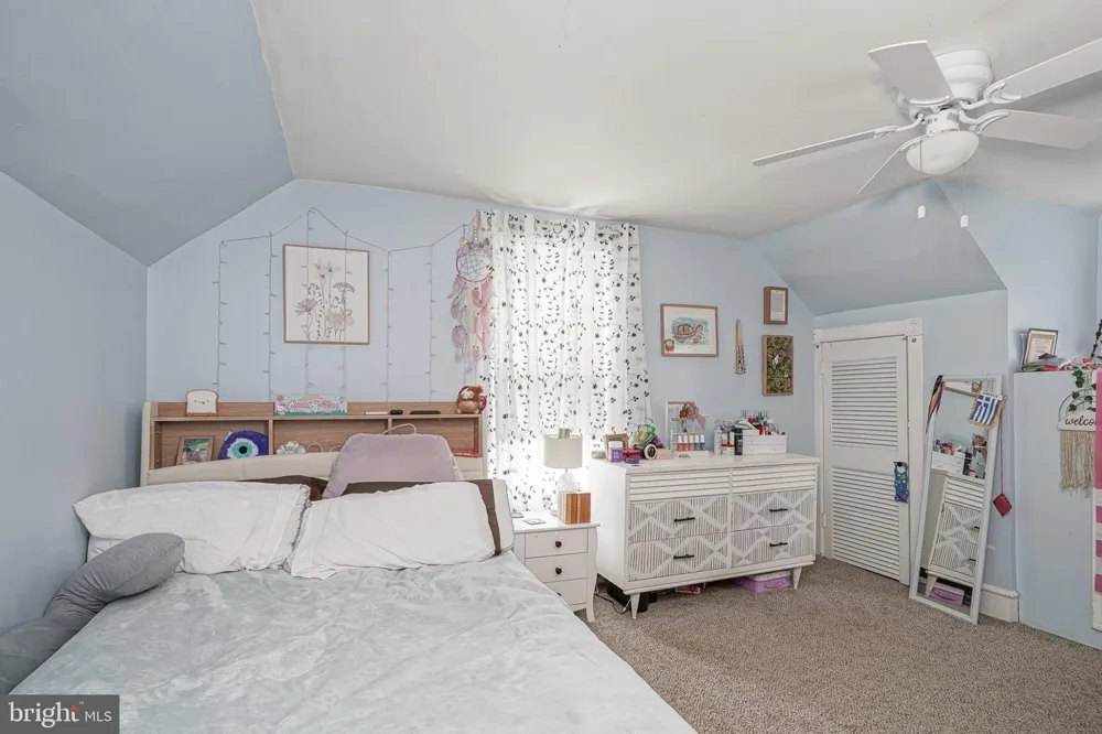 202 5TH AVENUE Mount Ephraim, NJ 08059