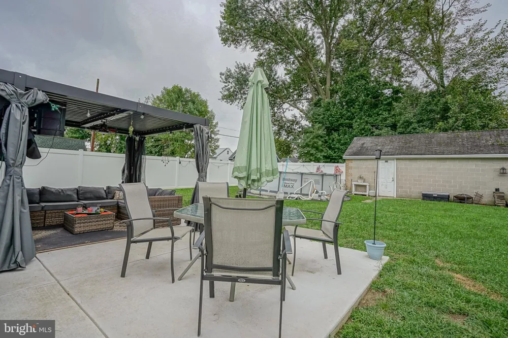 202 5TH AVENUE Mount Ephraim, NJ 08059