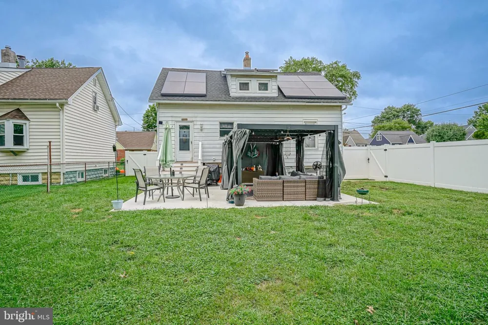 202 5TH AVENUE Mount Ephraim, NJ 08059