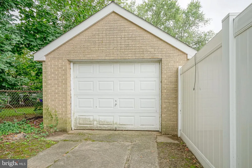 202 5TH AVENUE Mount Ephraim, NJ 08059