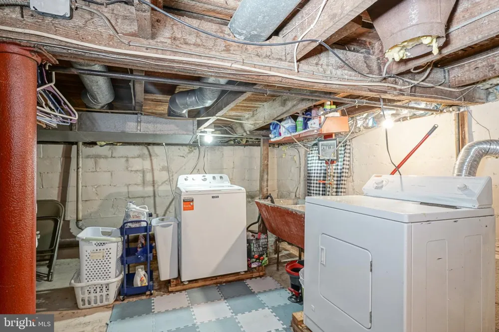 202 5TH AVENUE Mount Ephraim, NJ 08059