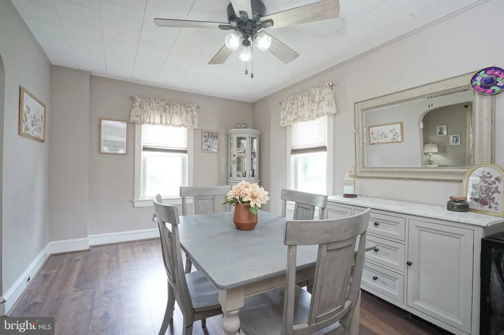 202 5TH AVENUE Mount Ephraim, NJ 08059