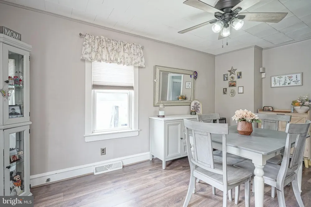 202 5TH AVENUE Mount Ephraim, NJ 08059