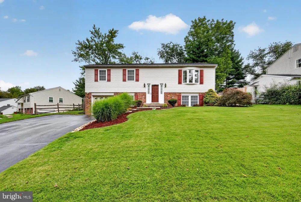 922 MENNONITE ROAD Royersford, PA 19468