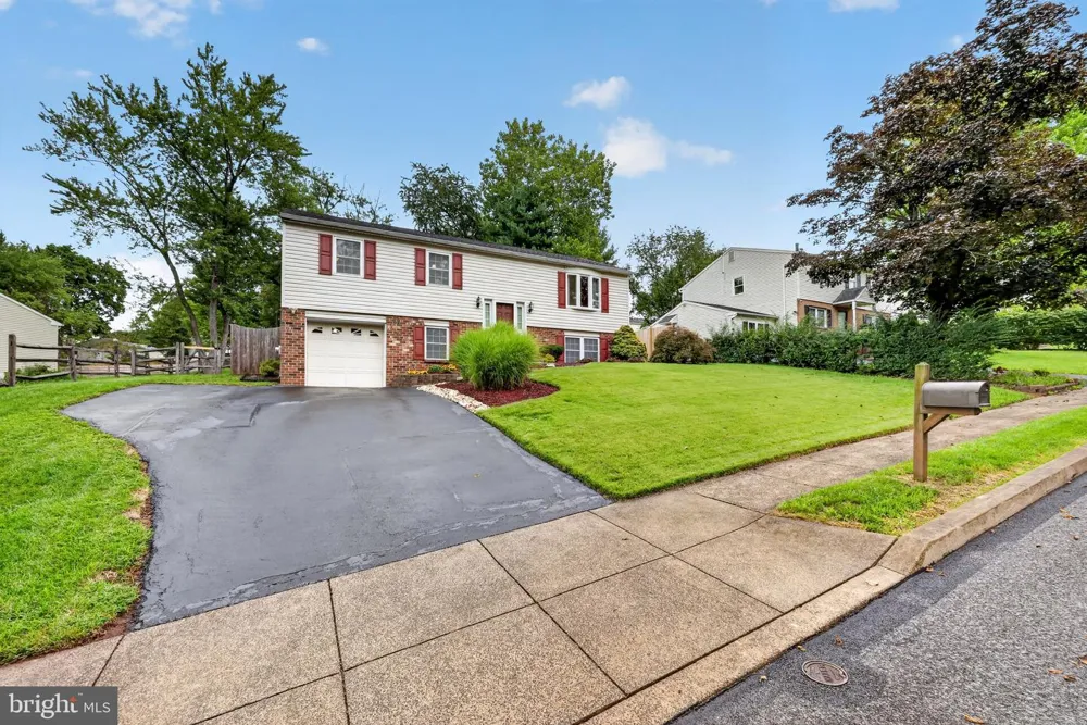 922 MENNONITE ROAD Royersford, PA 19468