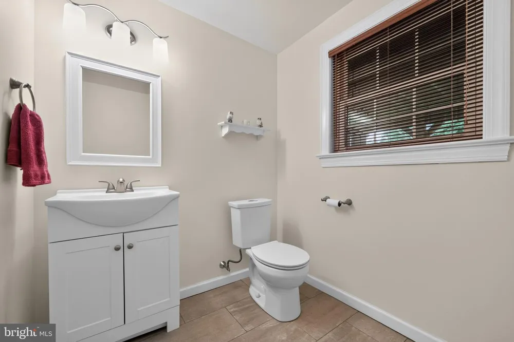 922 MENNONITE ROAD Royersford, PA 19468