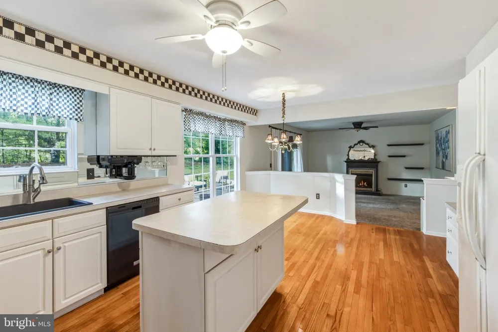 2 TRAFALGER COURT Sewell, NJ 08080