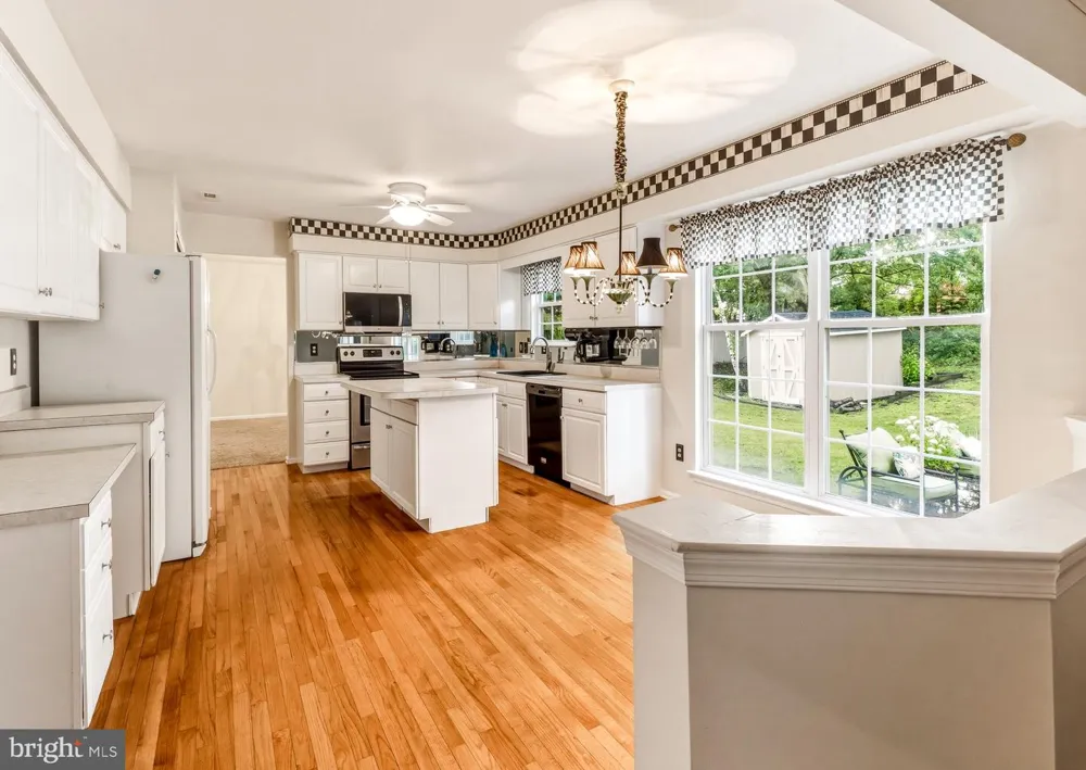 2 TRAFALGER COURT Sewell, NJ 08080