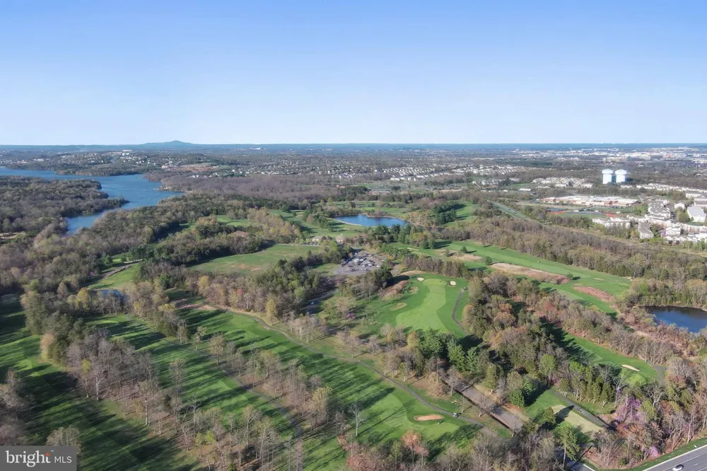 42355 PIPER CREEK Ashburn, VA 20148
