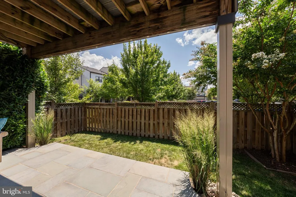42355 PIPER CREEK Ashburn, VA 20148