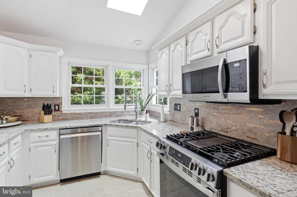 6502 SUMMERTON WAY Springfield, VA 22150