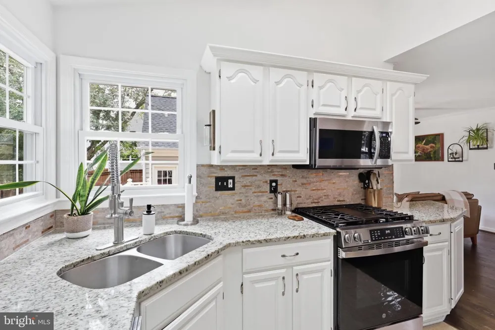 6502 SUMMERTON WAY Springfield, VA 22150