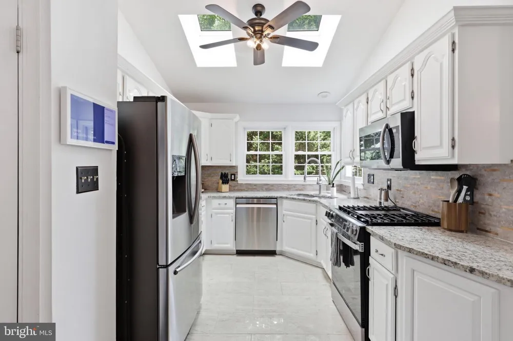 6502 SUMMERTON WAY Springfield, VA 22150