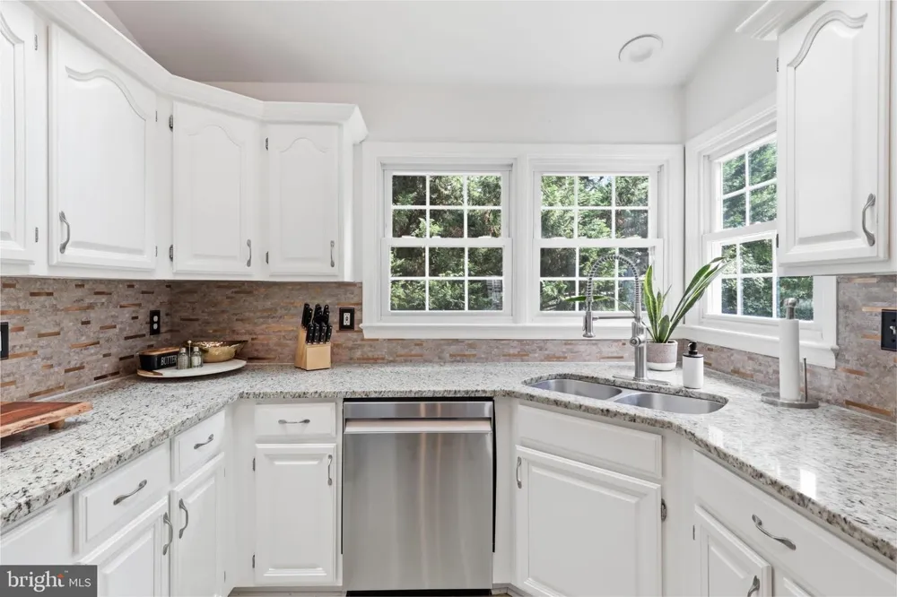 6502 SUMMERTON WAY Springfield, VA 22150