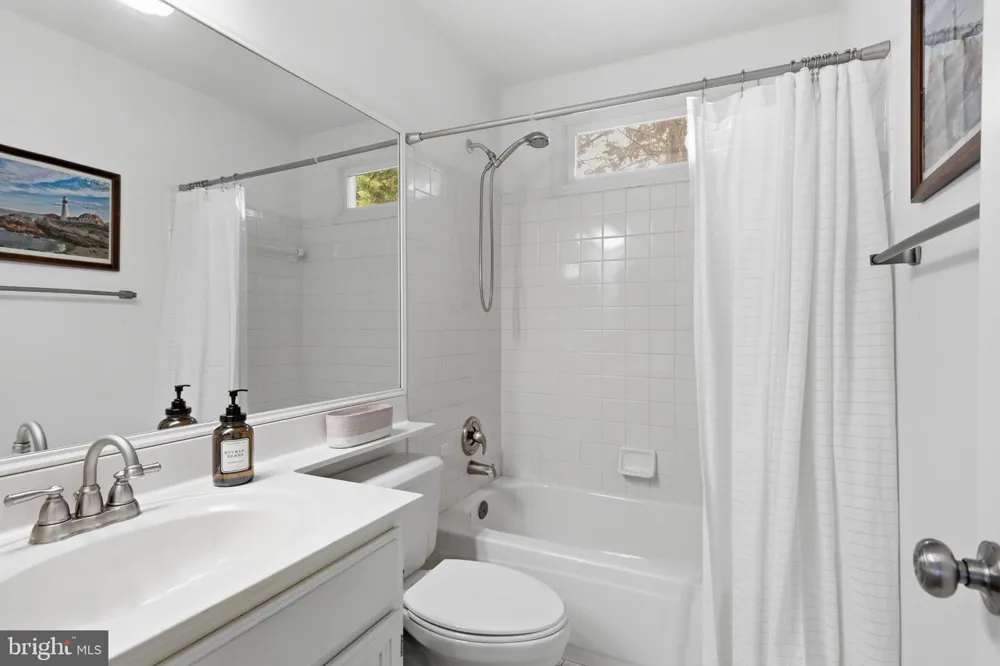 6502 SUMMERTON WAY Springfield, VA 22150
