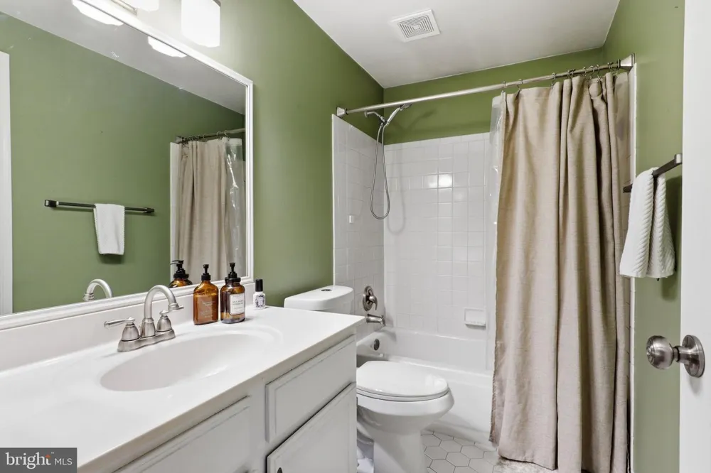 6502 SUMMERTON WAY Springfield, VA 22150