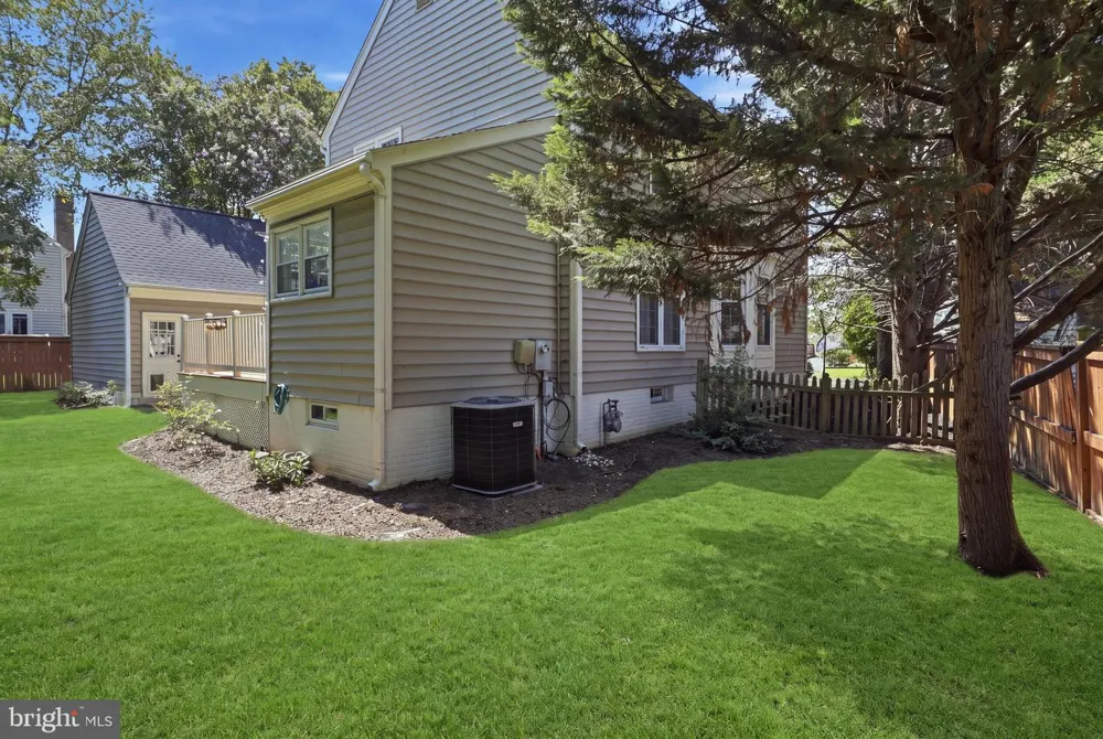 6502 SUMMERTON WAY Springfield, VA 22150