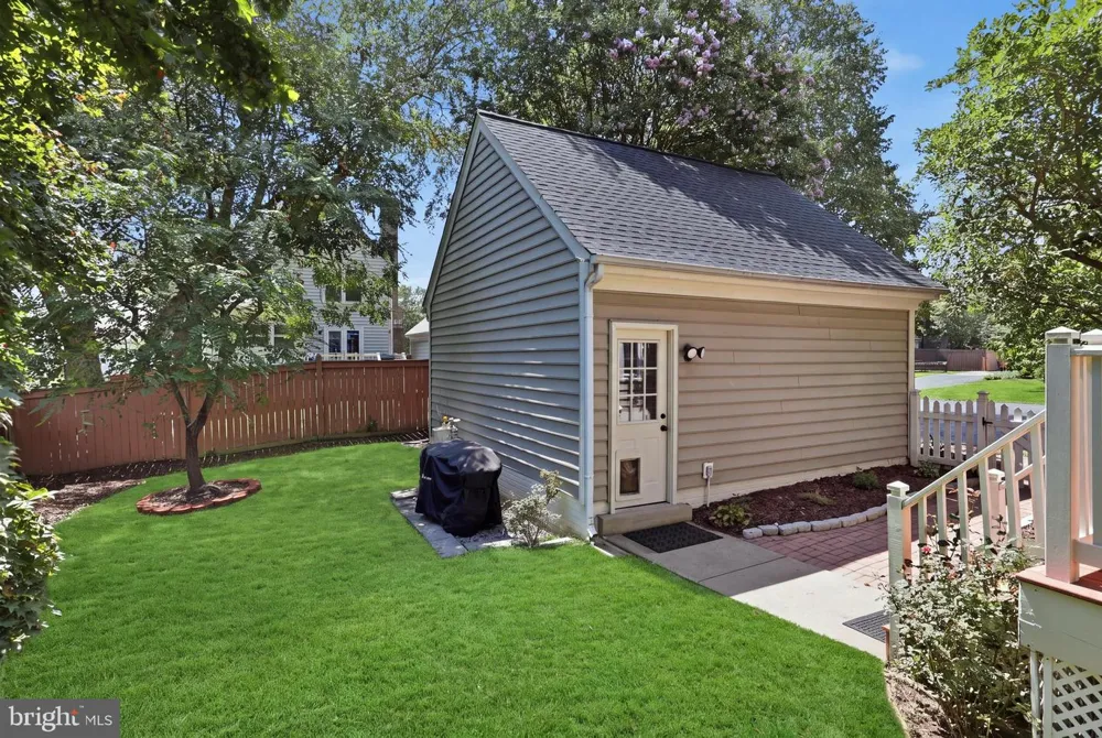6502 SUMMERTON WAY Springfield, VA 22150