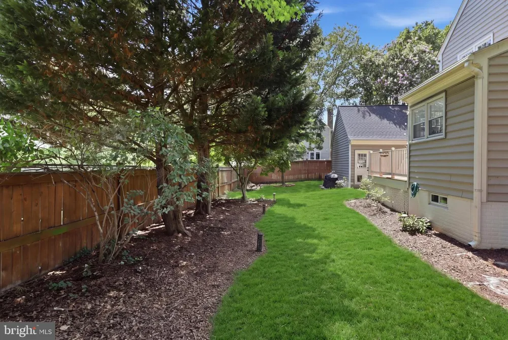 6502 SUMMERTON WAY Springfield, VA 22150
