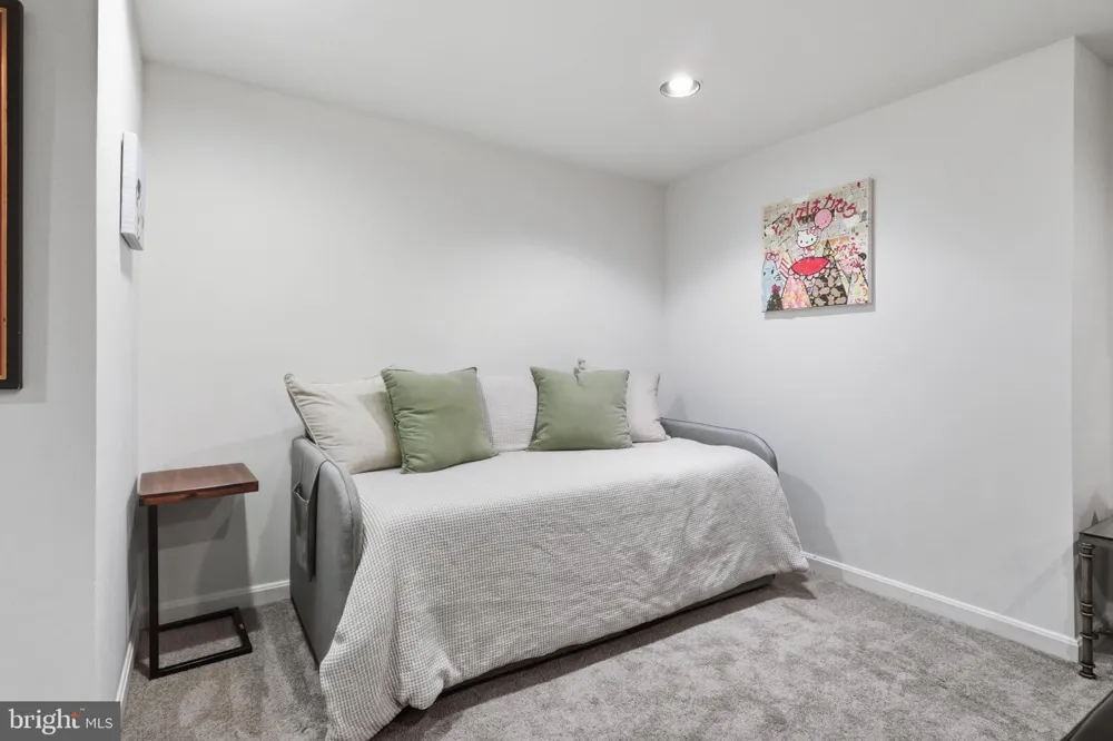 6502 SUMMERTON WAY Springfield, VA 22150