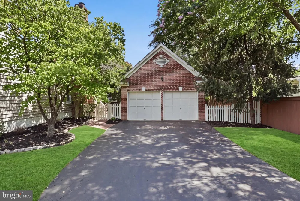 6502 SUMMERTON WAY Springfield, VA 22150