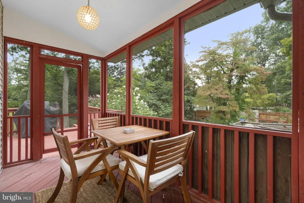 287 NORTH DRIVE Severna Park, MD 21146