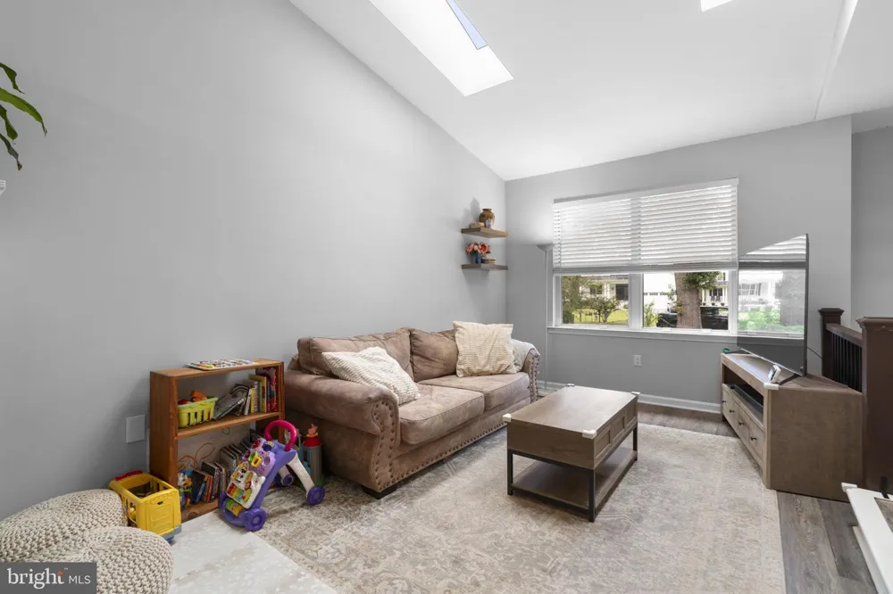 287 NORTH DRIVE Severna Park, MD 21146