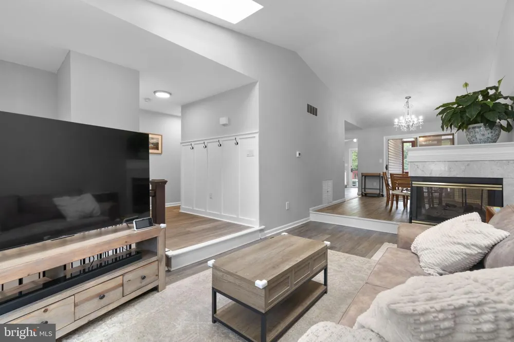 287 NORTH DRIVE Severna Park, MD 21146