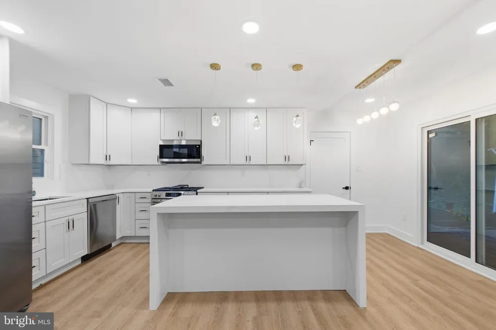 8804 STRAUSE COURT Springfield, VA 22153