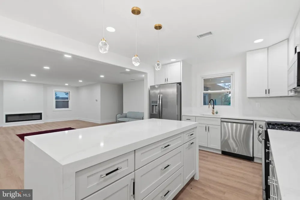 8804 STRAUSE COURT Springfield, VA 22153