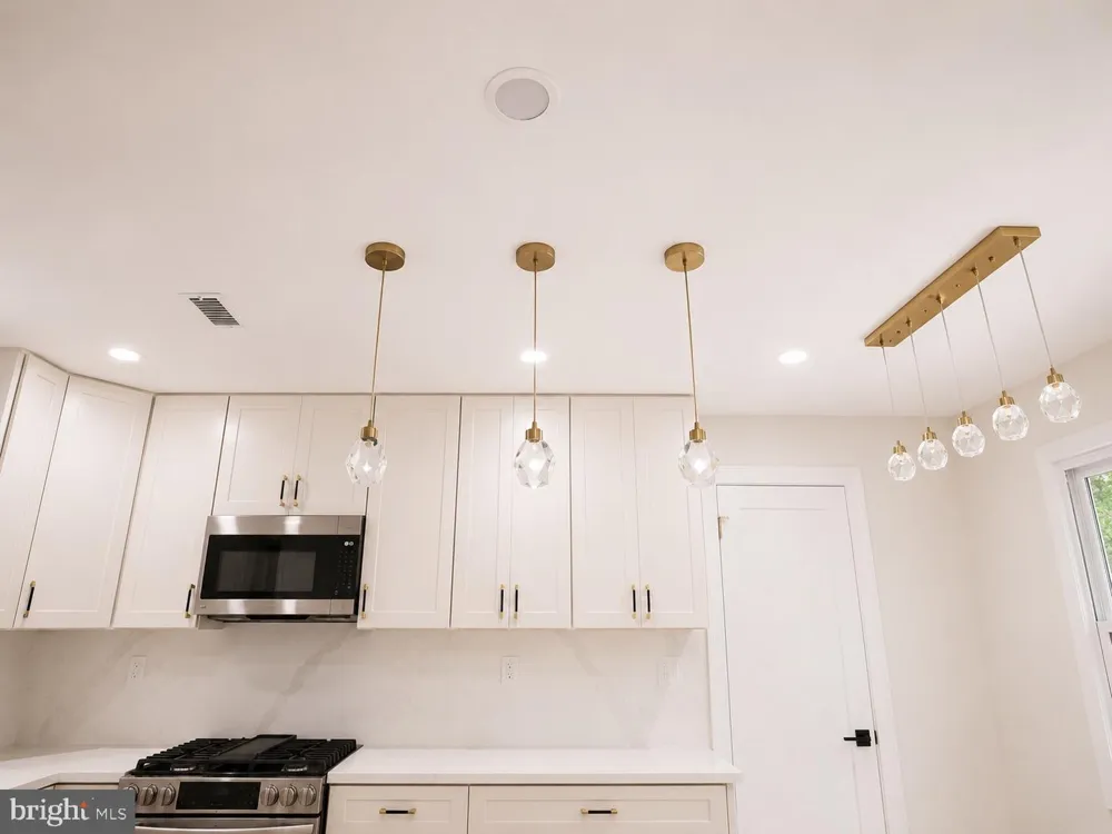 8804 STRAUSE COURT Springfield, VA 22153