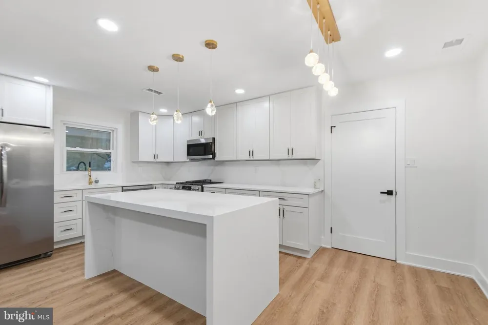 8804 STRAUSE COURT Springfield, VA 22153