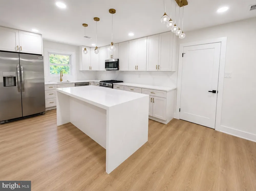 8804 STRAUSE COURT Springfield, VA 22153