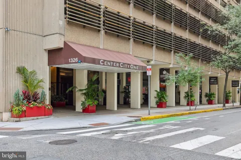 1326 SPRUCE STREET #2806