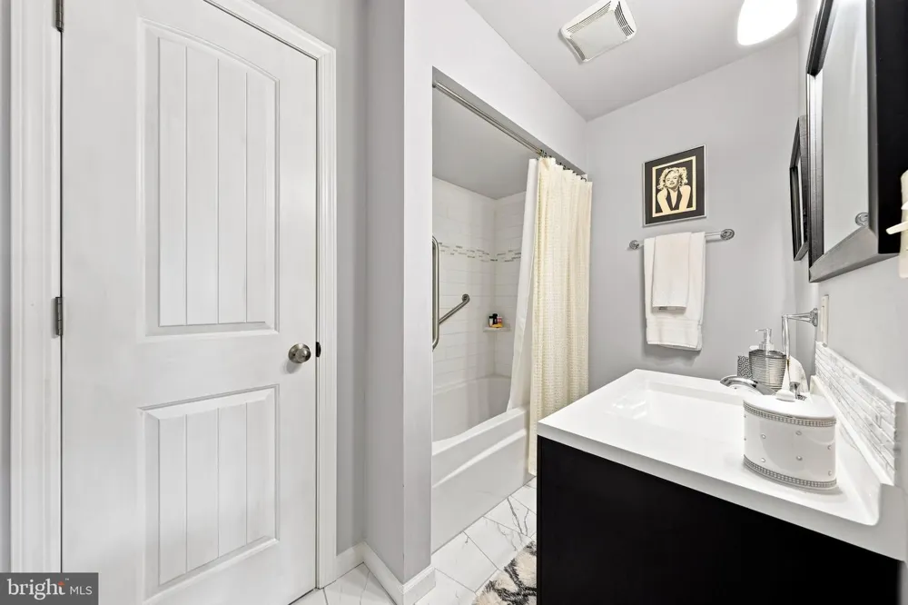 464 2ND ROAD Hammonton, NJ 08037