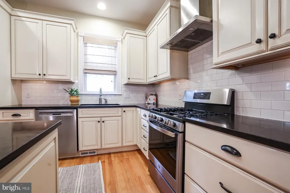 16 E STILES AVENUE Collingswood, NJ 08108
