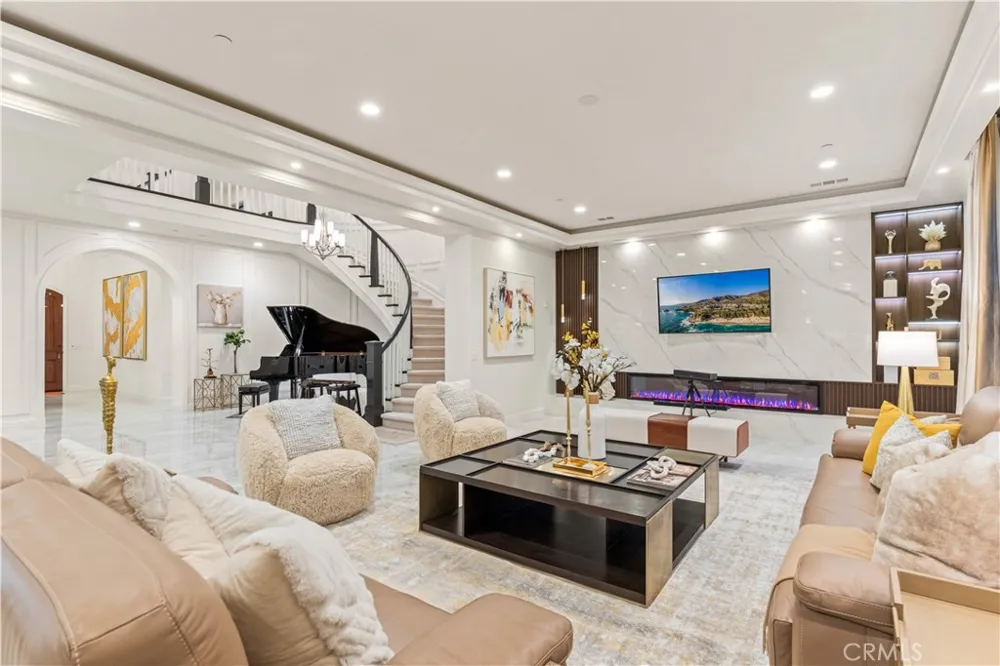 5512 Heritage Oak Drive Lake Forest, CA 92679