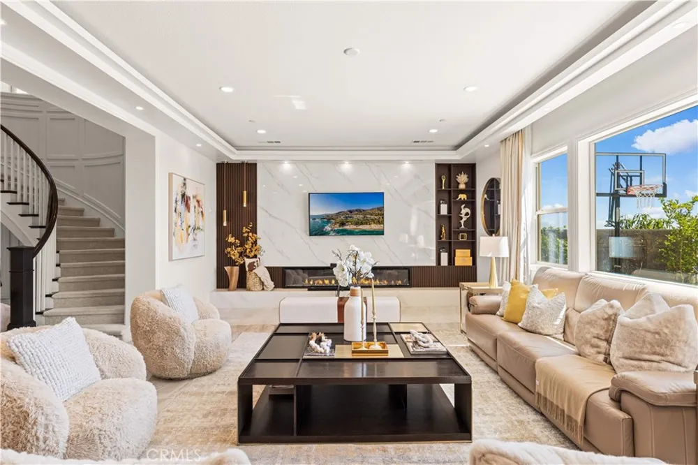 5512 Heritage Oak Drive Lake Forest, CA 92679