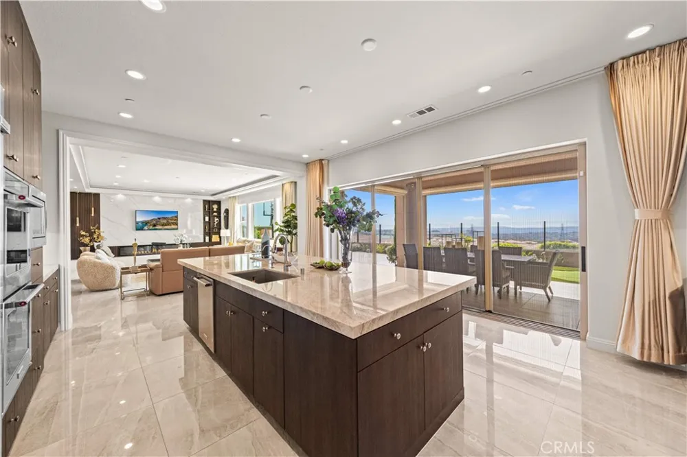 5512 Heritage Oak Drive Lake Forest, CA 92679