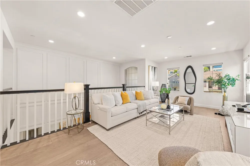 5512 Heritage Oak Drive Lake Forest, CA 92679