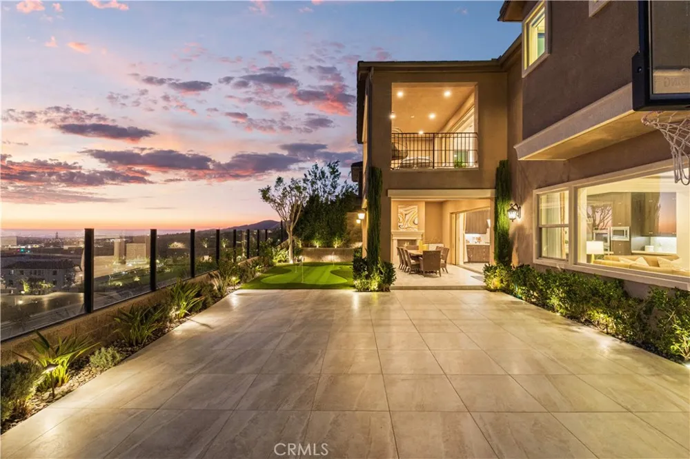 5512 Heritage Oak Drive Lake Forest, CA 92679
