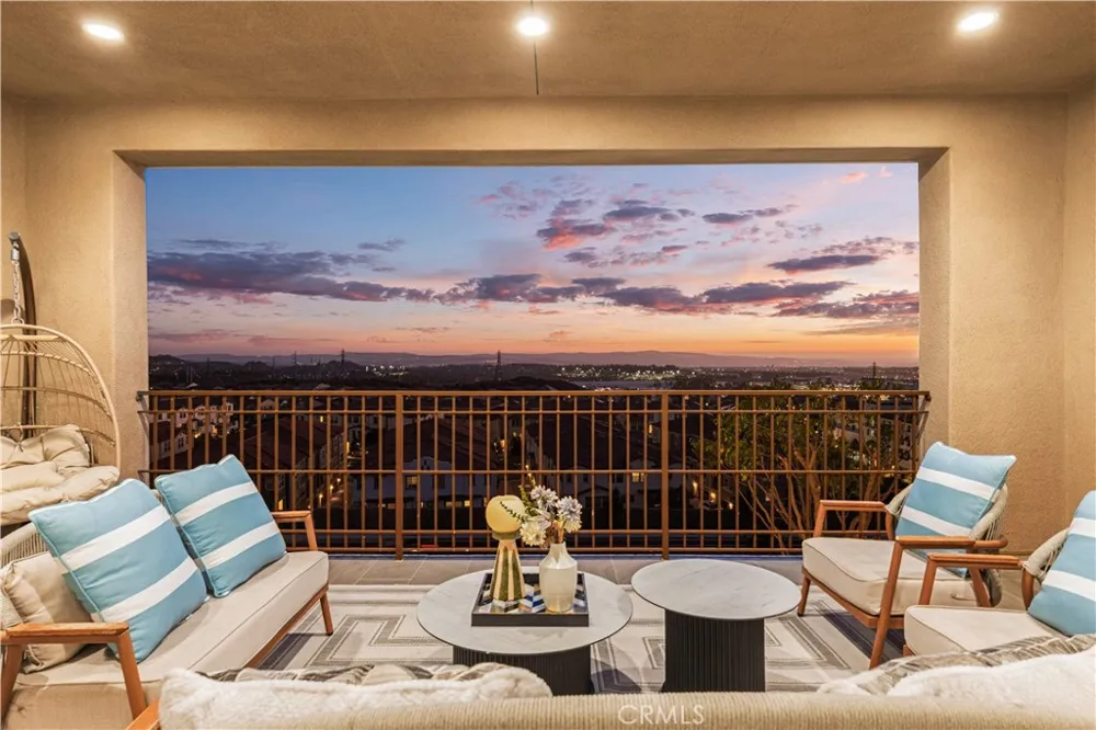 5512 Heritage Oak Drive Lake Forest, CA 92679