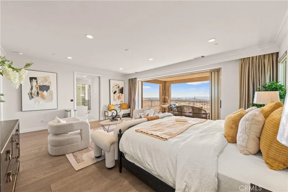 5512 Heritage Oak Drive Lake Forest, CA 92679