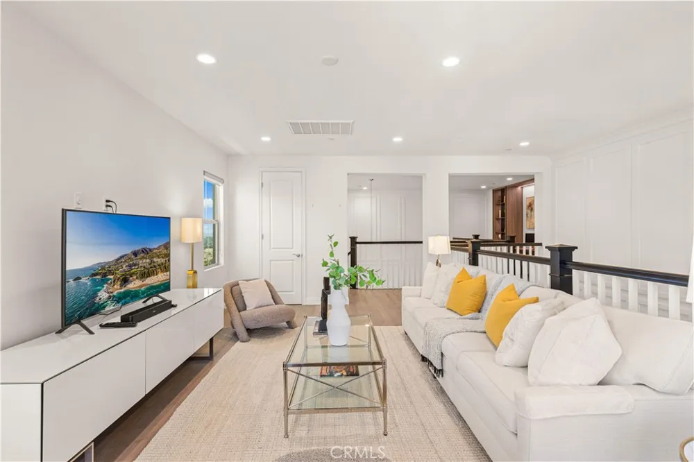 5512 Heritage Oak Drive Lake Forest, CA 92679