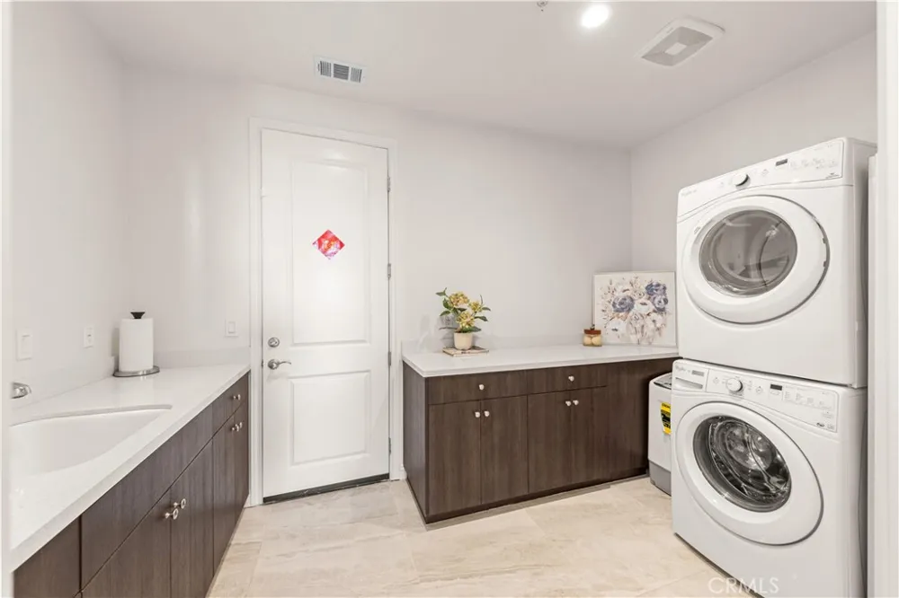 5512 Heritage Oak Drive Lake Forest, CA 92679
