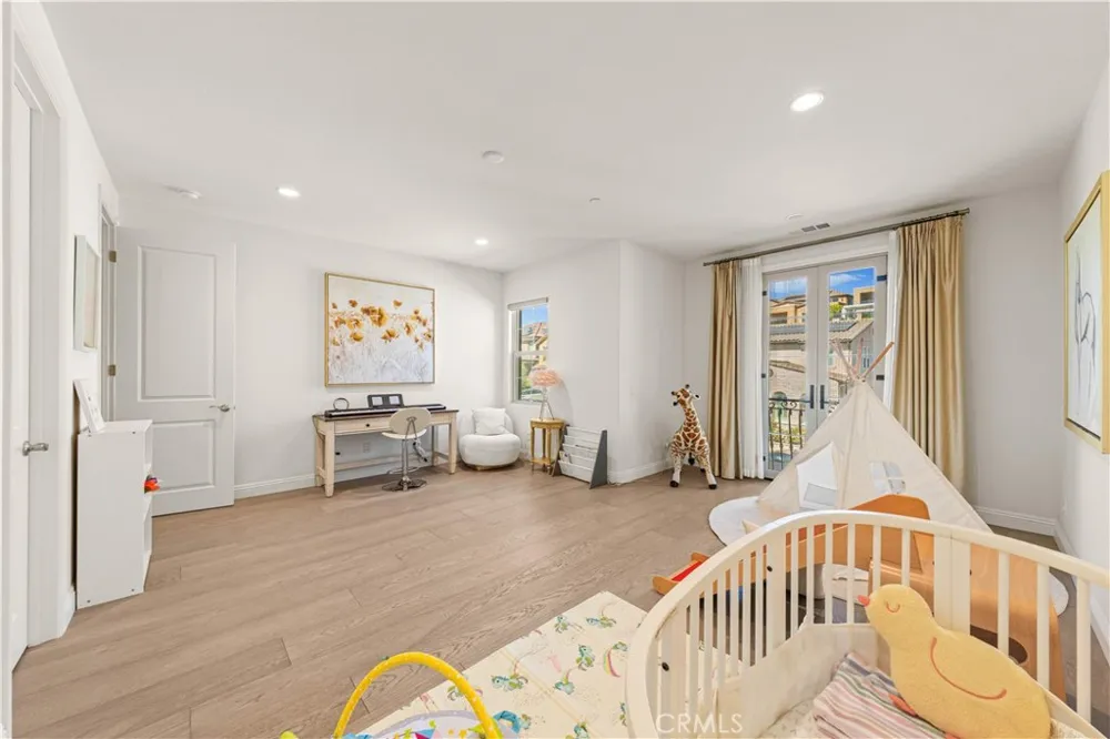 5512 Heritage Oak Drive Lake Forest, CA 92679