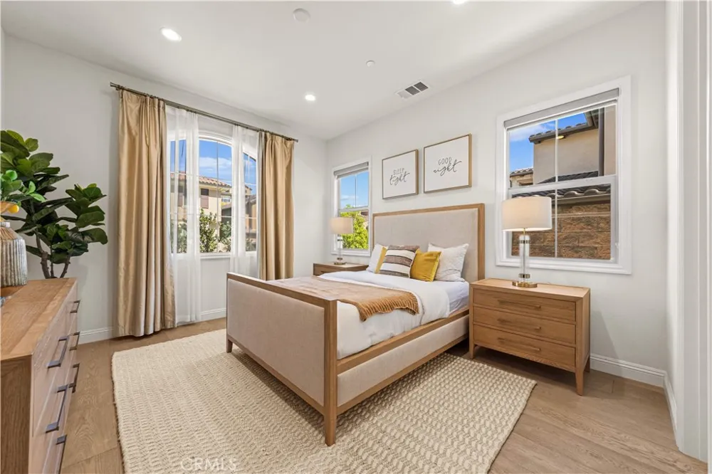 5512 Heritage Oak Drive Lake Forest, CA 92679